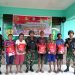 Satgas Yonif 310/KK Salurkan Bantuan Kogabwilhan III Dalam Sukseskan Program Prima TNI Mutiara Papua