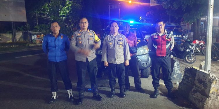 Patroli Sinergitas TNI-POLRI Menyambangi Objek Vital Di Wilayah Hukum Polsek Lembursitu