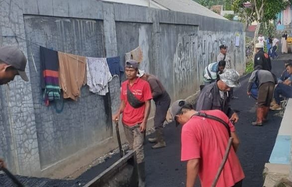 Tedi Setiadi Anggota DPRD Kabupaten Sukabumi Realisasikan Pengaspalan