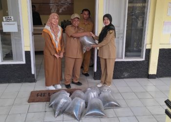 Ribuan Bibit Ikan Di Tebar (Restocking) Di Sungai Cibojong Guna Mempertahankan Stok Populasi Ikan