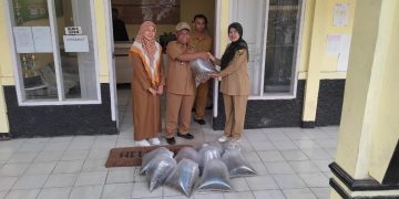 Ribuan Bibit Ikan Di Tebar (Restocking) Di Sungai Cibojong Guna Mempertahankan Stok Populasi Ikan