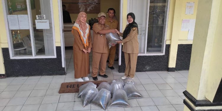 Ribuan Bibit Ikan Di Tebar (Restocking) Di Sungai Cibojong Guna Mempertahankan Stok Populasi Ikan