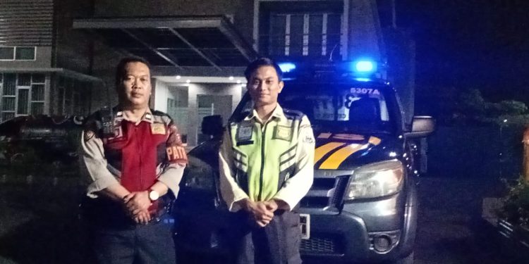 Personel Samapta Polsek Lembursitu Bersama Bhabinkamtibmas Lakukan Patroli Cegah Skimming dan Cek Mesin ATM