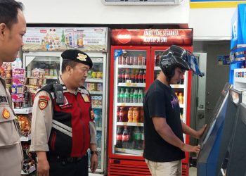 Pantau Dan Cek Mesin ATM oleh PS Kanit Samapta dan Bhabinkamtibmas Polsek Lembursitu Polres Sukabumi Kota