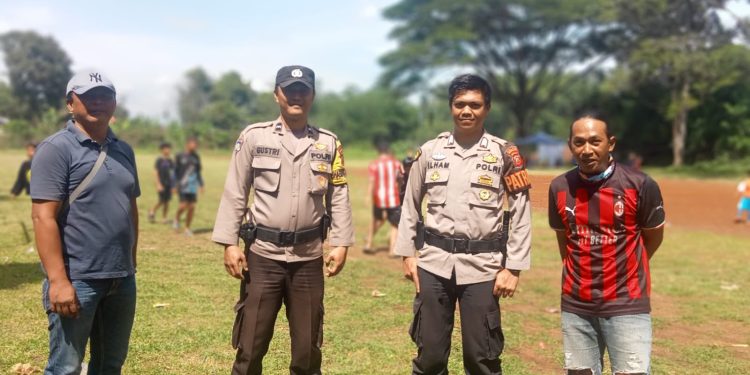 Bhabinkamtibmas dan Unsur Pemerintah Hadir di Tengah – tengah Kegiatan Masyakarat
