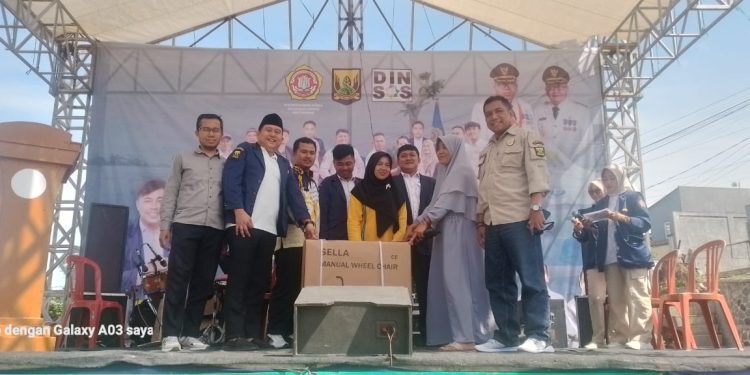 Penyerahan Kursi Roda Dan Santunan Anak Yatim” Bentuk Karang Taruna Caringin Meningkatkan Kesetiakawanan Sosial