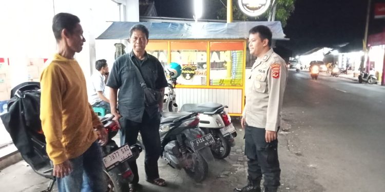 Intensifkan Patroli, Malam Hari Cegah Gangguan Kamtibmas, Anggota Samapta Polsek Lembursitu