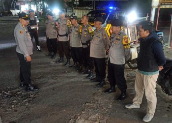 Polsek Lembursitu Gelar Apel Kegiatan Rutin Yang Ditingkatkan (KRYD) Antisipasi Gangguan Kamtibmas