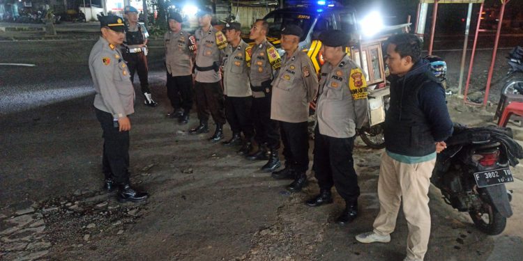 Polsek Lembursitu Gelar Apel Kegiatan Rutin Yang Ditingkatkan (KRYD) Antisipasi Gangguan Kamtibmas