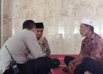 Patroli Sambang Bhabinkamtibmas Polsek Lembursitu Ke Tokoh Agama