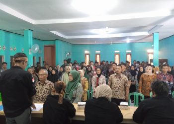 Sebanyak 224 KPPS Desa Warungkiara Ucap Sumpah Usai Resmi Dilantik