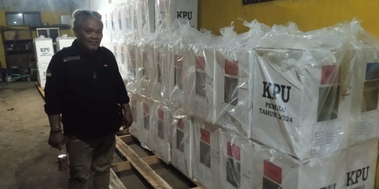 736 Kotak Suara Mulai Didistribusikan KPU Pada PPK, Panwaslucam Awasi Logistik