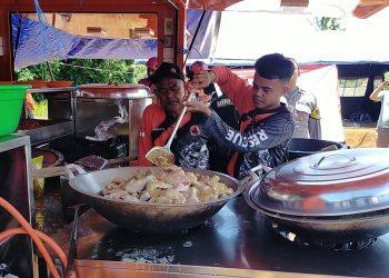 Bantu Pengungsi Bencana Longsor, BPBD Kab. Sukabumi Buka Dapur Umum