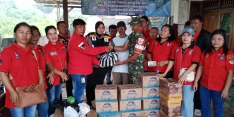 Pemuda Batak Bersatu Sukabumi Berikan Bantuan Untuk Korban Bencana Longsor Sekarwangi