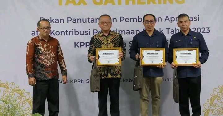 Jajaran Pimpinan Daerah Kab. Sukabumi Terima Penghargaan, Dalam SPT PPH Pajak 2023