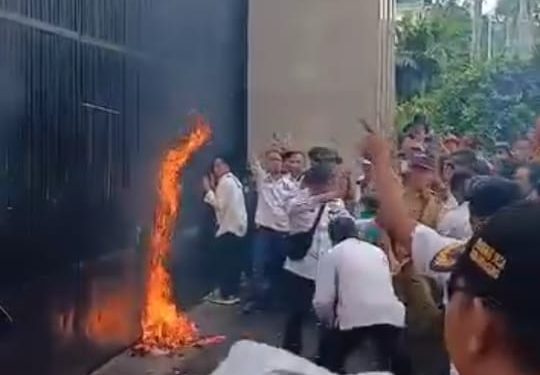 Aksi Demonstrasi Para Kepala Desa Diduga Rusak Fasilitas Milik Negara, LPI Desak Kapolri Tangkap Para Oknum Pengrusak