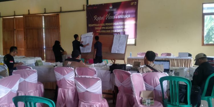 PPK Warungkiara Sigap Dalam Pleno Pekapitulasi Perhitungan Suara, Ini Kata Ketua PPK Hadiman Saputra.