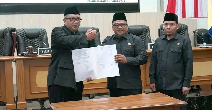 Dalam Rapat Paripurna Bupati Sukabumi Sampaikan Nota Pengantar Raperda Perubahan ke-III Nomor 7/2016