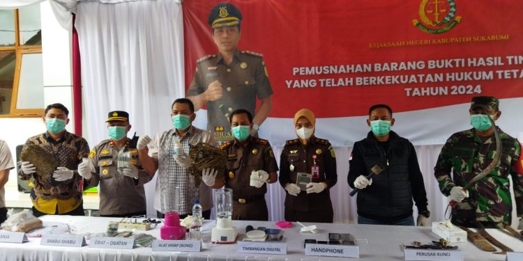 Jelang Ramadhan 2024, Kejari Kab. Sukabumi Musnahkan BB Hasil Kejahatan