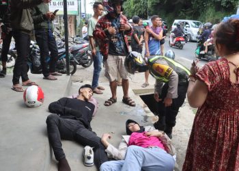 Aksi Heroik Kapolres Sukabumi Jadi Sorotan Netizen Saat Bantu Korban Kecelakaan Lalulintas