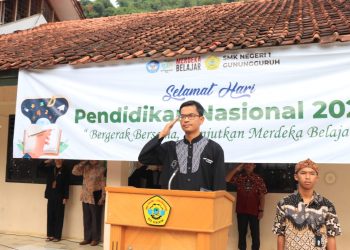 Hari Pendidikan Nasional 2024, SMK Negeri 1 Gunungguruh Gelar Upacara Bendera