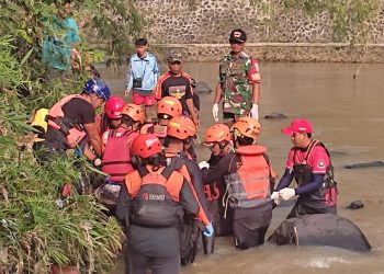 Dua Hari Pencairan, Tim SAR Akhirnya Temukan Bocah Hanyut di Sungai Cicatih