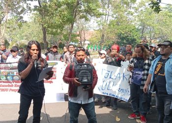 Tolak RUU Penyiaran, Ratusan Jurnalis Sukabumi Gelar Aksi di Kantor DPRD Kabupaten Sukabumi