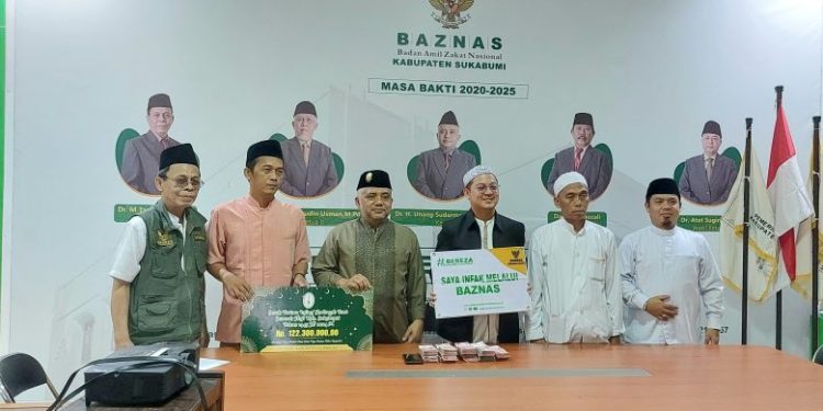UPZ IPHI Berikan Dana ZIS Para Calhaj Kab. Sukabumi Ke Baznas, Ini Kata H. Unang Sudarma