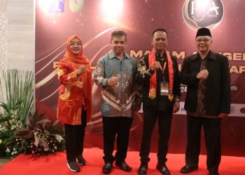 Desa Cikurutug Kab. Sukabumi Toreh Penghargaan NLP Pada Paralegal Justice Award 2024
