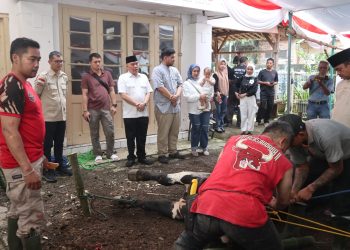Rayakan Idul Adha 1445 H, Hergun Bersama Keluarga Distribusikan Daging Kurban