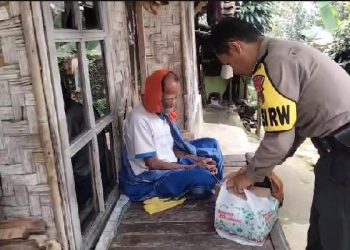 Kisah Inspiratif Anggota Polsek Parakansalak Berjibaku Bantu Warga Sekitar