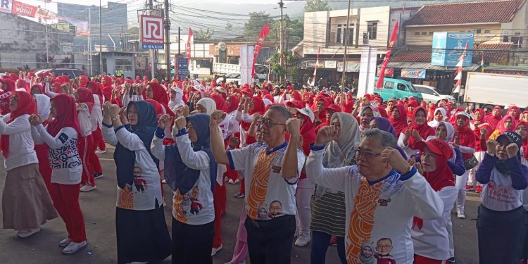 Iyos Somantri – Zaenul Hadiri Launching Senam Asik, Ratusan Masyarakat Antusias