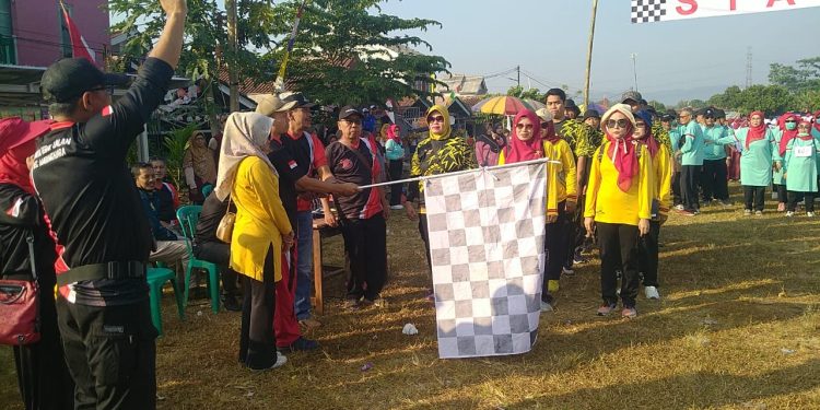 Kemeriahan HUT RI ke-79, Ribuan Orang di Warungkiara Antusias Ikuti Lomba Gerak Jalan