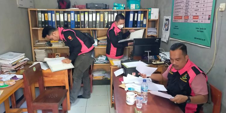 Kejari Kab. Sukabumi Geledah PKBM Printis, Barang Bukti Dugaan Hasil Korupsi Diamankan