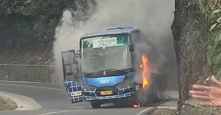 Bus MGI Palabuhanratu – Bogor Terbakar Hebat di Cibadak
