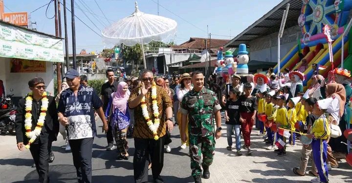 Bupati Sukabumi Apresiasi Kekompakan Masyarakat Dalam Kemeriahan Kirab Budaya Hari Jadi Desa Sasagaran