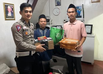 Sisihkan Gajinya Sebagai Satlantas Polres Sukabumi, Briptu Dony Sedekah Al-quran dan Perangkat Alat Sholat