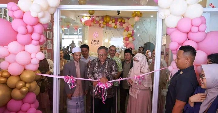 Bupati Sukabumi Ikut Resmikan Gedung Azkia Hijab, Ini Harapan Bupati