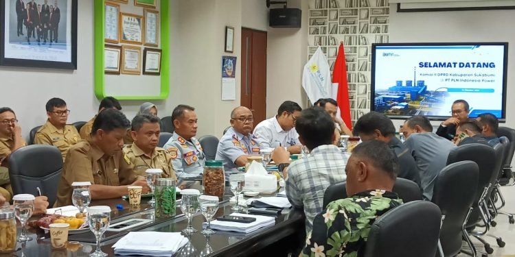 Kunjungi PLTU II Palabuhanratu, Ketua Komisi II DPRD Kab. Sukabumi Ajak Bergandengan Tangan