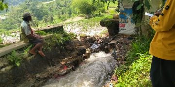 Pasca Jebolnya Irigasi di Tiga Desa, Camat Warungkiara Tinjau Lokasi Bencana
