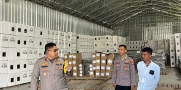 Sukseskan Pilkada 2024 Polres Lamsel Pastikan Keamanan Gudang Logistik KPU