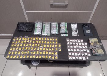 Meresahkan, Ormas GEMPA Bersama Warga Gerebek Warung Yang Diduga Menjual Tramadol dan Exsimer di Lewengdatar Kelurahan Cibadak