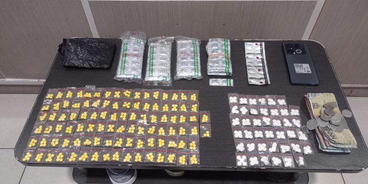 Meresahkan, Ormas GEMPA Bersama Warga Gerebek Warung Yang Diduga Menjual Tramadol dan Exsimer di Lewengdatar Kelurahan Cibadak