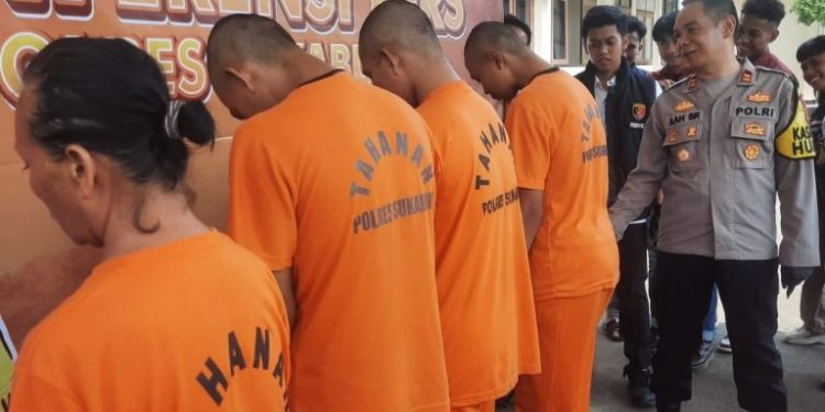 Polres Sukabumi Bekuk 4 Terduga Pelaku Pembunuhan di Balik Penemuan Mayat di Cisolok
