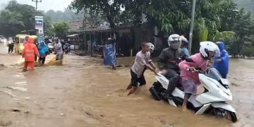 Jalan Nasional Bagbagan – Kiara Dua Sukabumi Banjir, Ini Penyebabnya