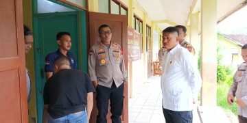 Wadir Krimsus Polda Jabar Tinjau Kotak Suara Usai Pelaksanaan Pilkada Sukabumi