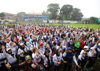 Ribuan Masyarakat se-Dapil II, ASIK Ikuti Jalan Santai dan Gowes Iyos-Zaenul