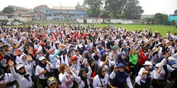 Ribuan Masyarakat se-Dapil II, ASIK Ikuti Jalan Santai dan Gowes Iyos-Zaenul