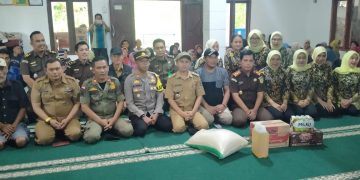 Kejari Kab. Sukabumi Berikan Bantuan Sembako, Warga Terdampak Bencana di Warungkiara Sumringah