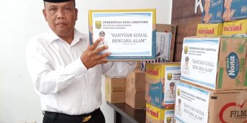 Kepala Desa Cibentang Berjibaku Distribusikan Bantuan Untuk Korban Terdampak Bencana di Datarnangka
